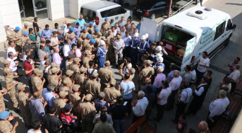 Kazada ölen uzman çavuş ve arkadaşının cenazeleri, Osmaniye'ye uğurlandı